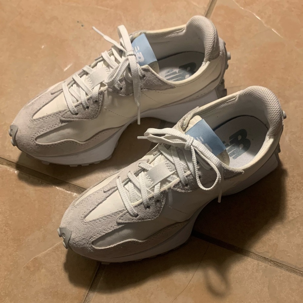 Barely Used New Balance 327 White Sea Salt Sneakers US 7.5